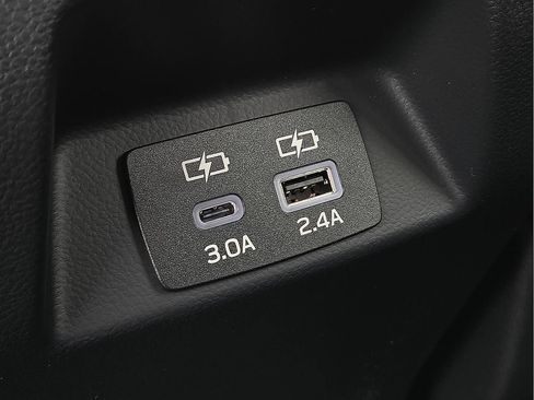 Certified 2025 Subaru Crosstrek 2.5i Premium AWD/4WD image 11