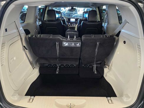 Used 2017 Chrysler Pacifica Platinum FWD image 36