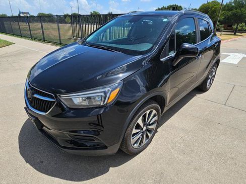 Used 2021 Buick Encore Preferred FWD image 1