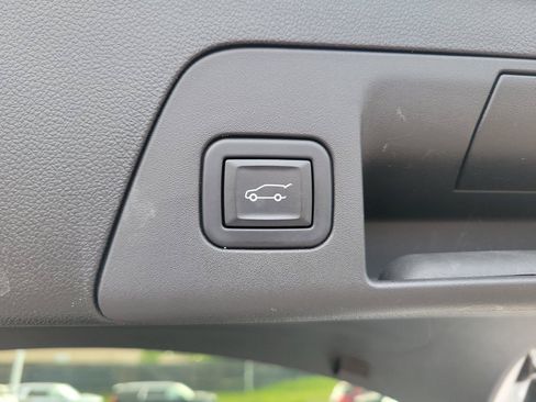 Used 2023 Buick Envision Preferred AWD/4WD image 9