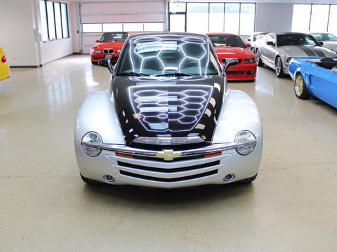 Used 2006 Chevrolet SSR w/ Preferred Equipment Group RWD image 15