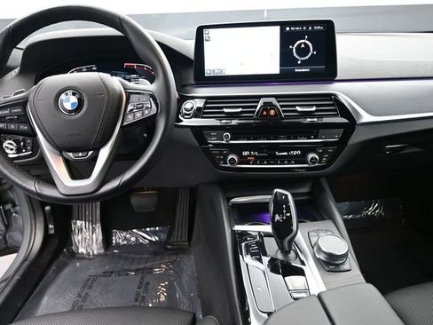 Used 2023 BMW 530i xDrive image 14