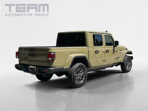 New 2025 Jeep Gladiator Sport image 7