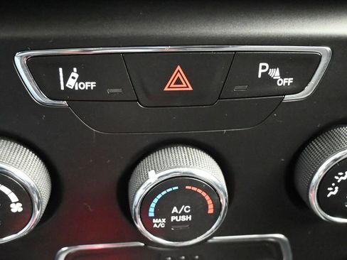 Used 2018 Jeep Compass Latitude w/ Safe & Security Group image 11