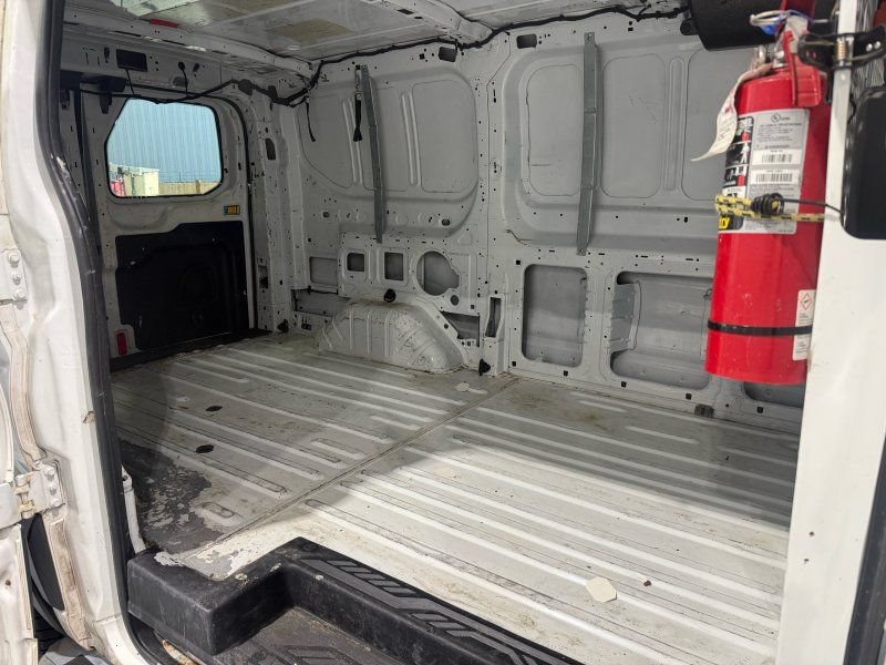 Used 2015 Ford Transit 250 130 Low Roof w/ Exterior Upgrade Package RWD image 4
