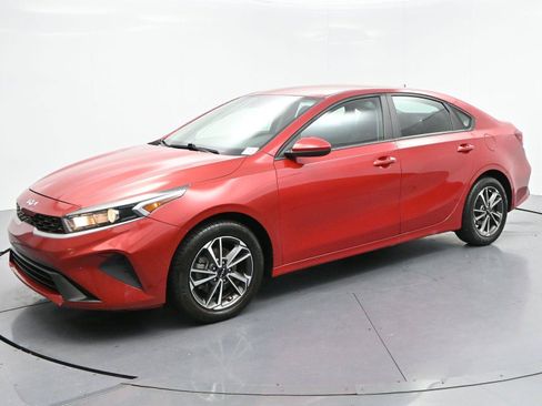 Used 2022 Kia Forte LXS FWD image 3