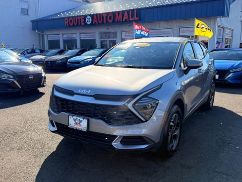 Used 2024 Kia Sportage LX image 4