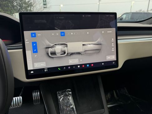 Used 2021 Tesla Model S Plaid image 45