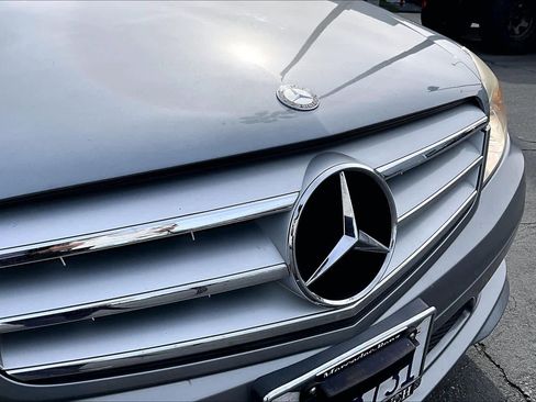 Used 2008 Mercedes-Benz C 300 Sport image 29