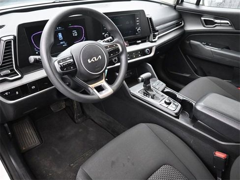 Used 2023 Kia Sportage LX image 18