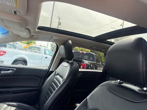 Used 2018 Ford Edge SEL w/ Equipment Group 201A AWD/4WD image 29