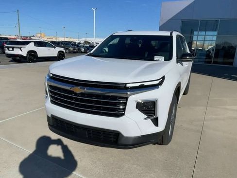 New 2026 Chevrolet Traverse LT w/ Driver Confidence Package image 5