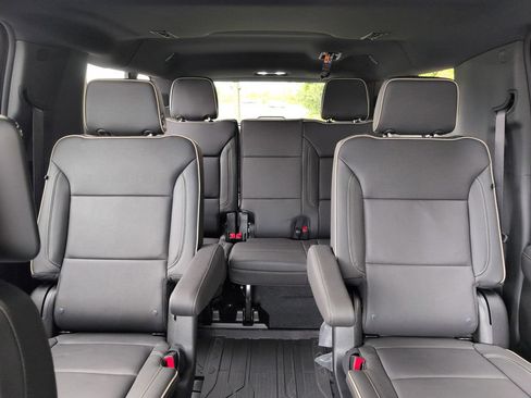 New 2026 Chevrolet Suburban Premier RWD image 27