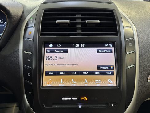 Used 2019 Lincoln MKC Select w/ Select Plus Package FWD image 17
