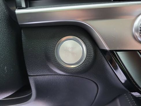 Certified 2025 Kia Telluride EX w/ EX Captain's Chair Package FWD image 17