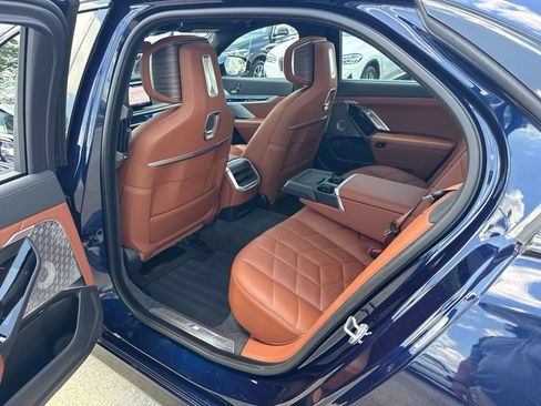 Certified 2023 BMW 760i xDrive AWD/4WD image 22