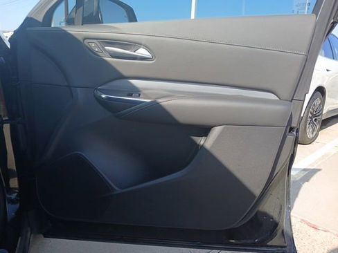 Used 2025 Cadillac XT4 Premium Luxury w/ Cold Weather Package image 18