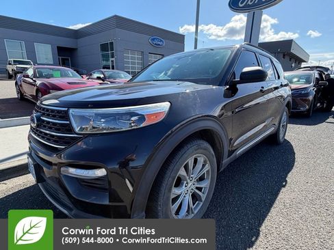 Used 2020 Ford Explorer XLT w/ Equipment Group 202A image 9