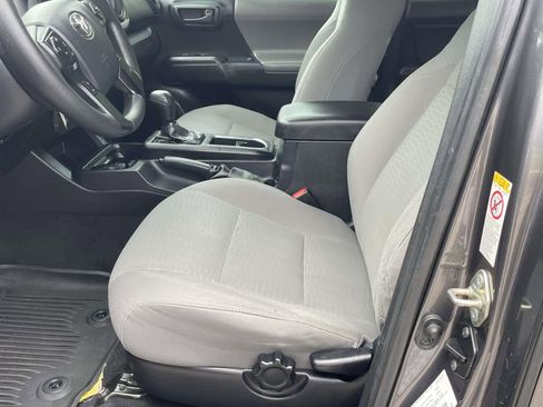 Used 2019 Toyota Tacoma SR RWD image 14