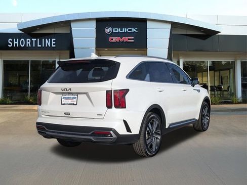 Used 2023 Kia Sorento EX image 3