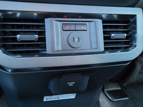 New 2025 Ford F250 Platinum image 33