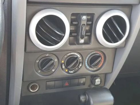 Used 2008 Jeep Wrangler Unlimited Sahara w/ Dual Top Group image 25