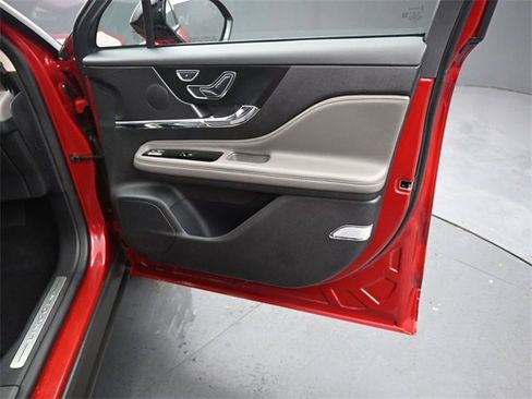 Certified 2023 Lincoln Corsair Reserve w/ Equipment Group 201A image 33