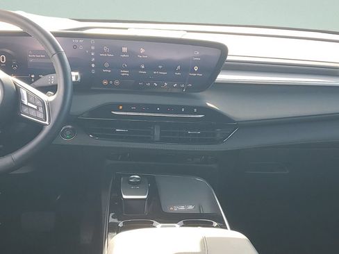 Used 2025 Buick Enclave Sport Touring w/ Power Package FWD image 15
