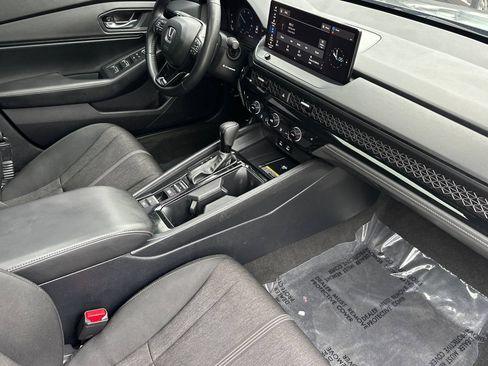 Used 2025 Honda Accord Sport image 17