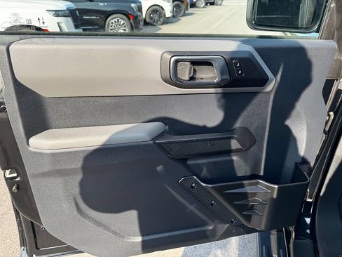 Used 2023 Ford Bronco Big Bend w/ Sasquatch Package AWD/4WD image 10