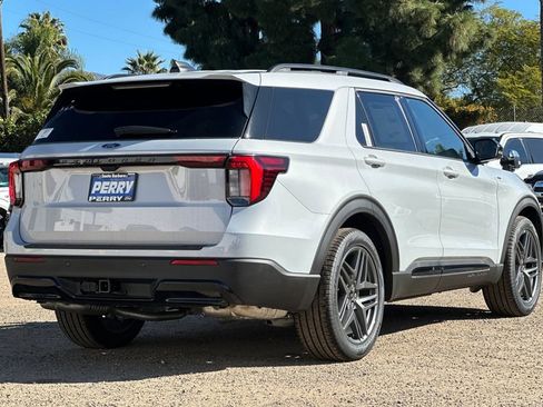 New 2026 Ford Explorer ST-Line w/ ST-Line Street Pack image 5