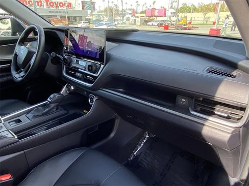 Certified 2025 Toyota Grand Highlander XLE image 15