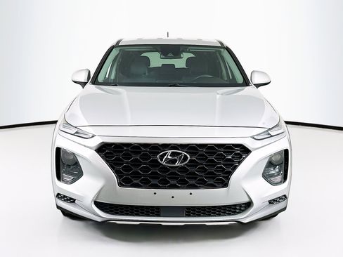 Used 2019 Hyundai Santa Fe SE FWD image 2