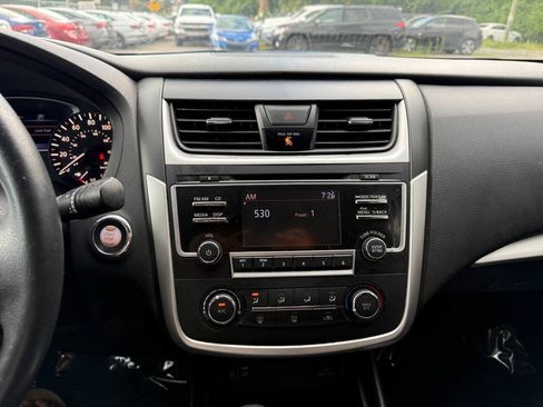 Used 2017 Nissan Altima 2.5 SR FWD image 21