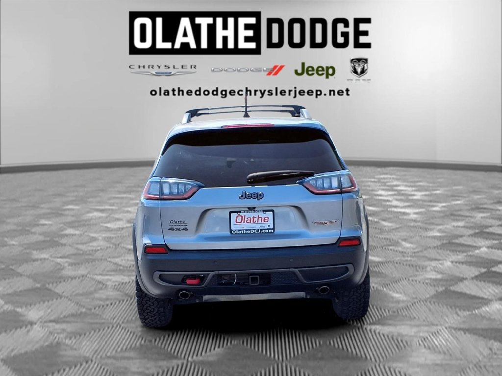 Used 2019 Jeep Cherokee Trailhawk w/ Comfort/Convenience Group AWD/4WD image 28
