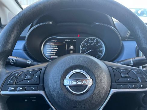 Used 2025 Nissan Versa SV FWD image 24