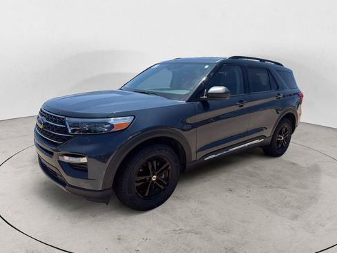 Used 2024 Ford Explorer XLT w/ Equipment Group 202A AWD/4WD image 1