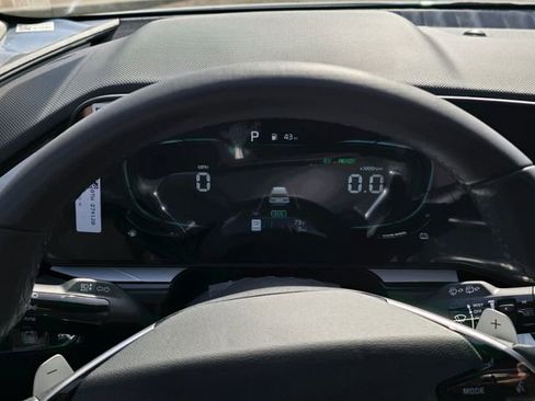 New 2025 Kia Niro EX image 9
