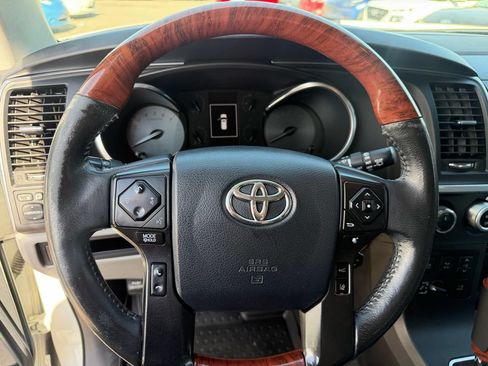 Used 2018 Toyota Sequoia Platinum AWD/4WD image 33