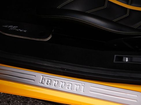 Used 2018 Ferrari 488 Spider RWD image 21