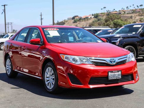 Used 2012 Toyota Camry LE FWD image 3