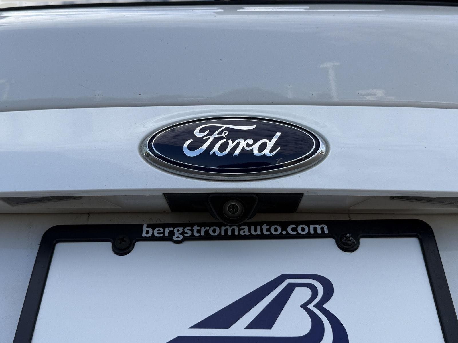 Used 2015 Ford Escape SE w/ Equipment Group 201A FWD image 11