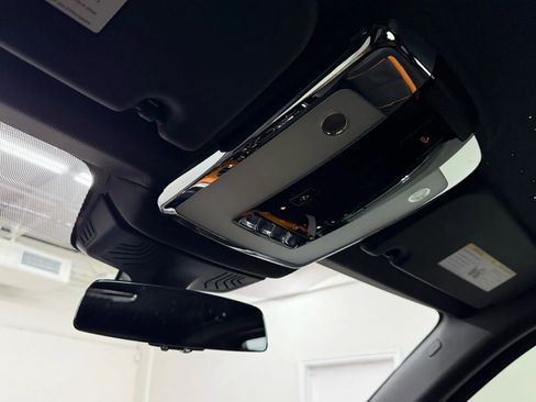 Used 2022 Rolls-Royce Cullinan image 23