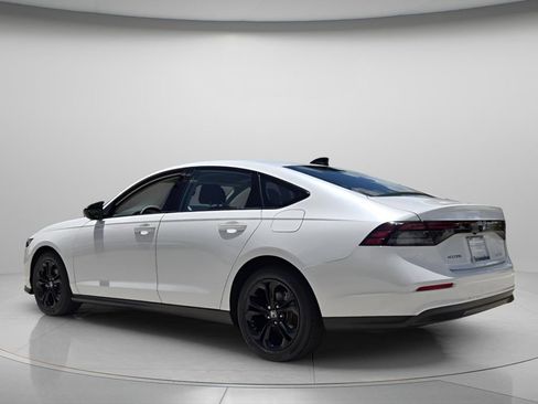Certified 2025 Honda Accord SE image 8