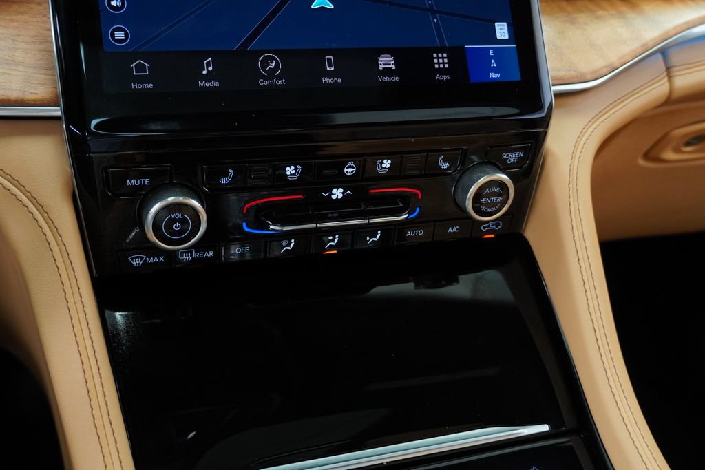 Certified 2025 Jeep Grand Cherokee Summit AWD/4WD image 30