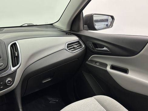 Used 2022 Chevrolet Equinox LS image 27