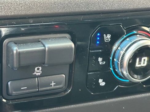 Used 2025 GMC Sierra 1500 SLT w/ SLT Premium Plus Package image 21