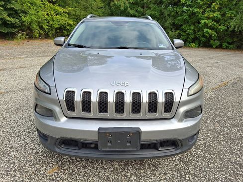 Used 2017 Jeep Cherokee Latitude w/ Cold Weather Group image 8
