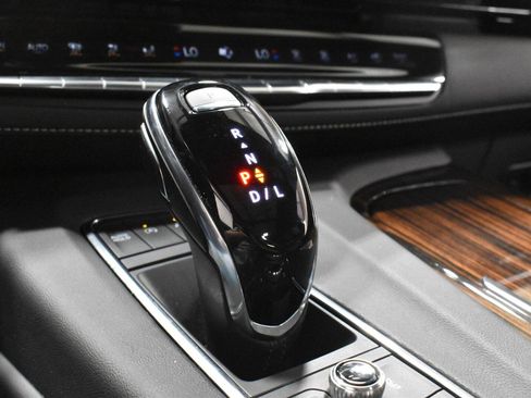 Certified 2023 Cadillac Escalade ESV Premium Luxury AWD/4WD image 20
