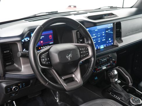 Used 2023 Ford Bronco Outer Banks AWD/4WD image 15